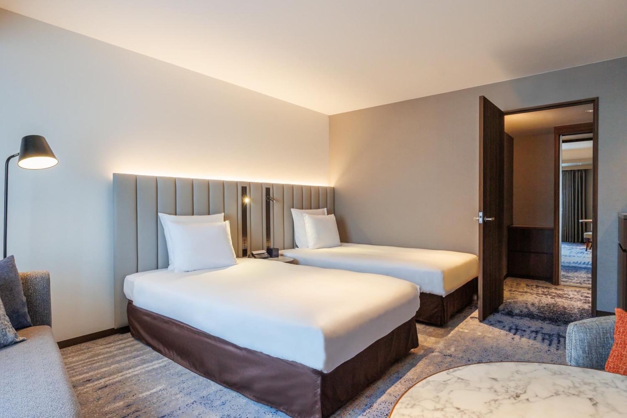 Ana Crowne Plaza By Ihg Hotel 4*